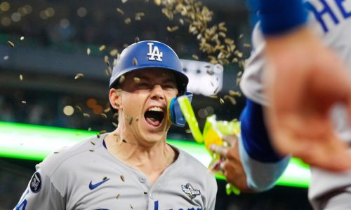 Smith’s homer in 11th lifts Dodgers over Blue Jays 5-4 to become first repeat champion in 25 years