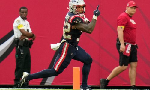 Patriots mailbag: Should TreVeyon Henderson keep starting running back role?