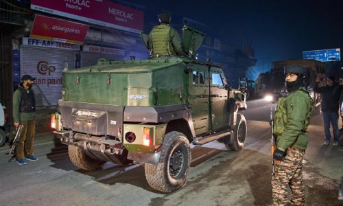 Gran explosión en comisaría en Cachemira controlada por India causa- al menos 8 muertos