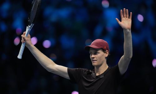 Jannik Sinner vence a Alex de Minaur y va por el campeonato de las Finales ATP