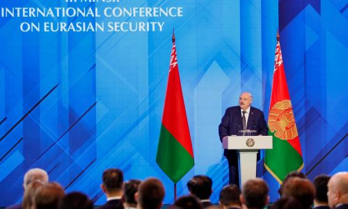 Bielorrusia libera a dos sacerdotes católicos tras conversaciones con el Vaticano