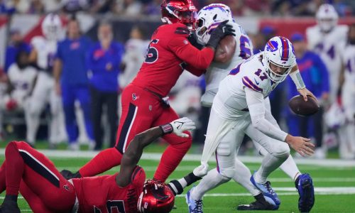 Las inconsistencias de Josh Allen persisten en revés en Houston, y Bills se alejan de la cima