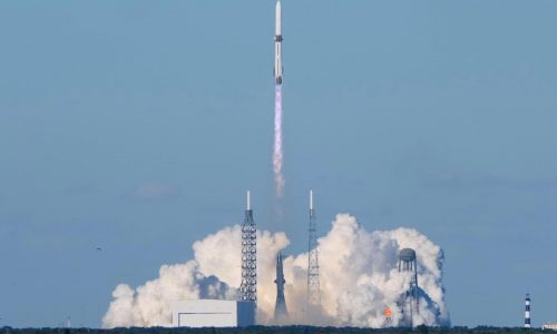 Blue Origin lanza enorme cohete con dos naves espaciales de la NASA hacia Marte