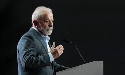 Acusan formalmente de conducta sexual inapropiada a exministro brasileño de derechos humanos