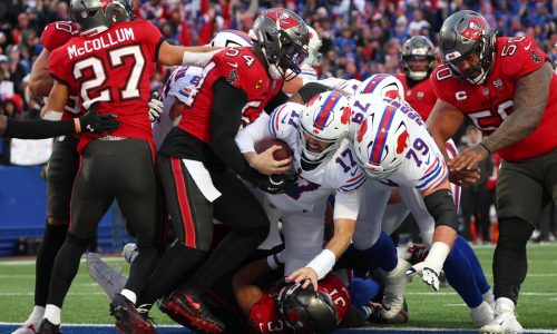 Josh Allen logra tres pases y tres acarreos de anotación en victoria de Bills 44-32 sobre Buccaneers