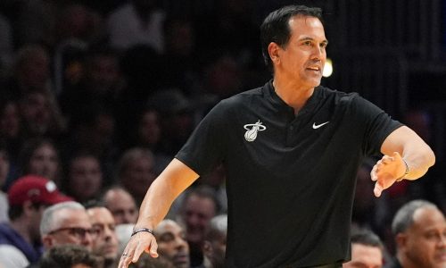 Erik Spoelstra llega a 800 triunfos, Tyler Herro anota 29 puntos y Heat vence a Bucks en Copa NBA