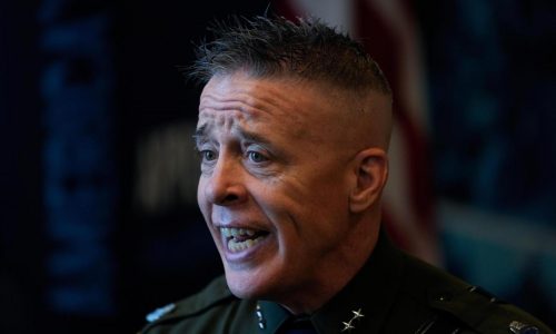 Border Patrol official behind Chicago immigration crackdown defends tactics as Trump cheers