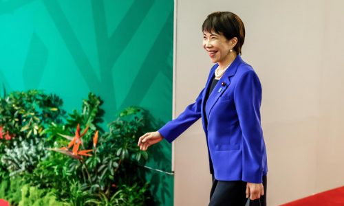 Japón “cruzó línea roja” con comentarios sobre intervención militar en Taiwán, dice canciller chino