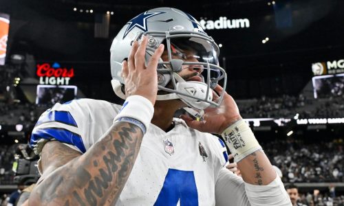 Dak Prescott reemplaza a Tony Romo nuevamente, esta vez en el libro de récords de los Cowboys