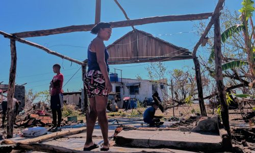 Miles de cubanos siguen sin electricidad ni agua casi un mes después del paso del huracán Melissa