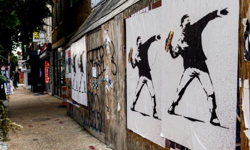 Man who threw sandwich at federal agent in Washington is found not guilty of assault charge