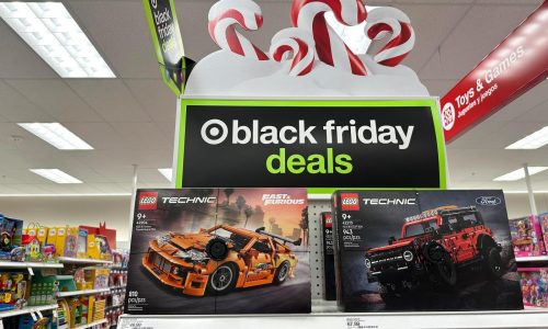 Minoristas de EEUU esperan comienzo positivo para la temporada navideña con el Black Friday