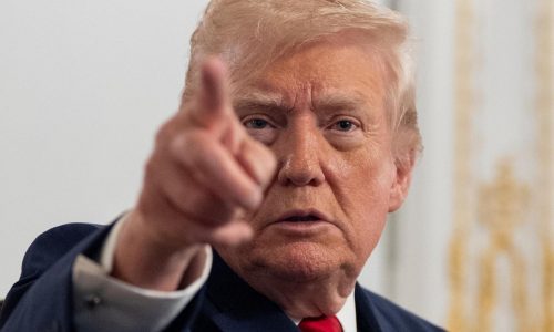 Trump dice que “pausará permanentemente” la inmigración desde países pobres