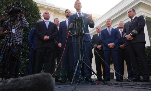 Tribunal suspende restricciones de licencias comerciales para inmigrantes