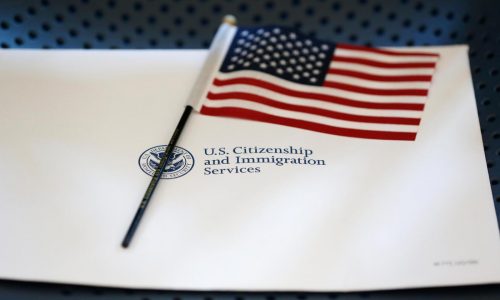 EEUU deberá restituir programa que protege de la deportación a jóvenes migrantes