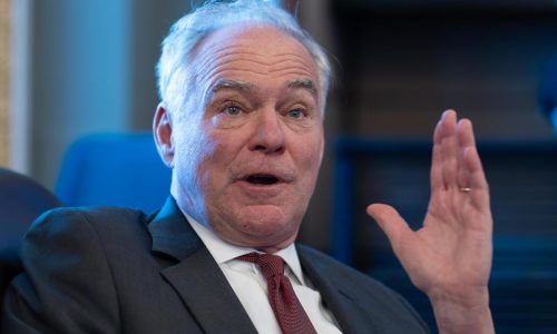 Legisladores apoyan revisiones del Congreso sobre ataques de EEUU a barcos en el Caribe