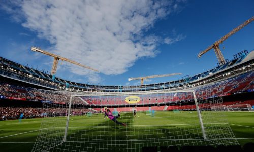 Raphinha y Joan García listos para el regreso del Barcelona al Camp Nou