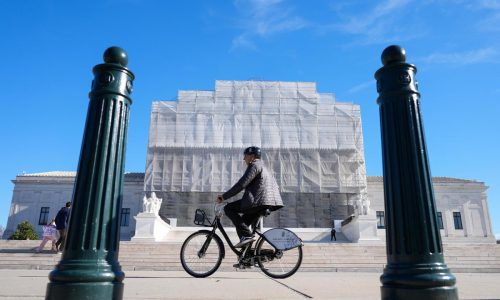 Corte Suprema de EEUU retrasa decisión sobre despido de la jefa de la oficina de derechos de autor