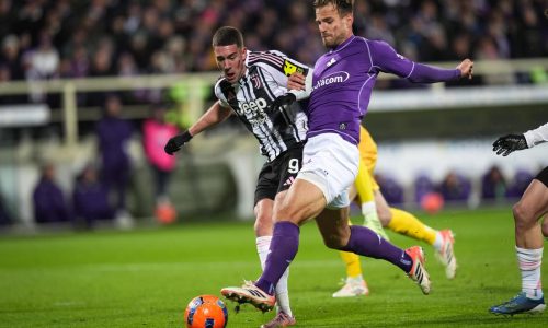 Partido de la Juventus suspendido por cánticos racistas de aficionados de la Fiorentina