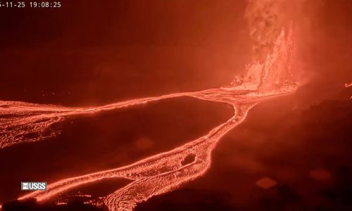 El Kilauea expulsa fuentes de lava por 37ma vez desde que comenzó su erupción el año pasado