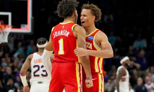 Los Hawks remontan 22 puntos en el último cuarto y vencen 124-122 a los Suns