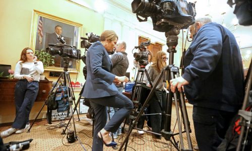 Pols & Politics: Healey staffer takes ‘a digger’