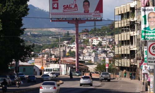 Honduras elegirá nuevo presidente y Congreso mientras candidatos siembran dudas electorales