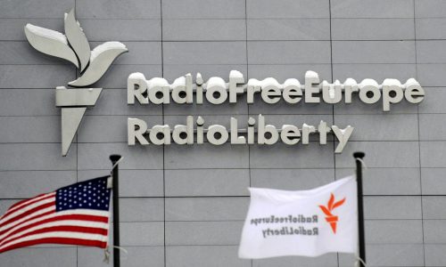 Cierra servicio húngaro de Radio Free Europe tras recortes de fondos de Trump