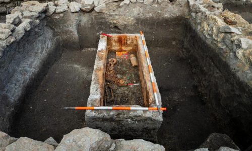 Arqueólogos descubren un sarcófago romano de 1.700 años en Budapest