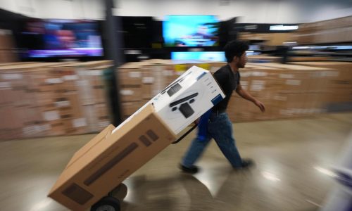 US retail sales rose slightly in September, adding to months of big gains