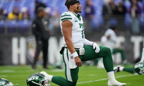Justin Fields se sorprende por ser suplente en Jets y cree tener nivel para ser titular en la NFL