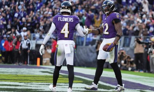 Henry anota dos TDs y ayuda a Ravens a su quinta victoria consecutiva por 23-10 sobre Jets