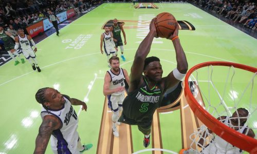 Los 30 puntos de Edwards llevan a Wolves a su 3ª victoria seguida, 124-110 sobre Kings en Copa NBA