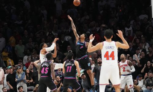 Heat sobreviven a un frenético final y vencen 115-113 a los Knicks