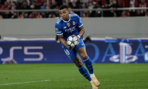 Mbappé factura triplete en siete minutos en el partido de Champions del Real Madri ante Olympiakos