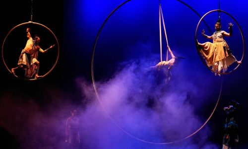 Compañía de artes circenses de México revive antiguo mito maya en escena