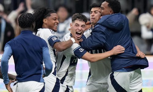 Mathías Laborda convierte el penal decisivo y Whitecaps vencen a LAFC en semifinal del Oeste