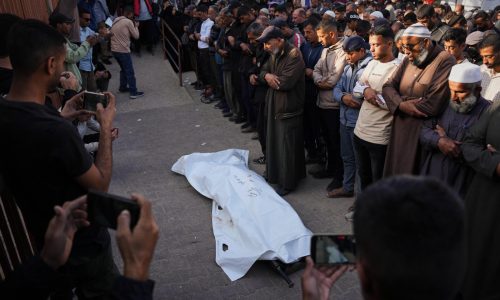 Suben a 33 los muertos en los ataques israelíes más letales en Gaza desde inicio de alto el fuego