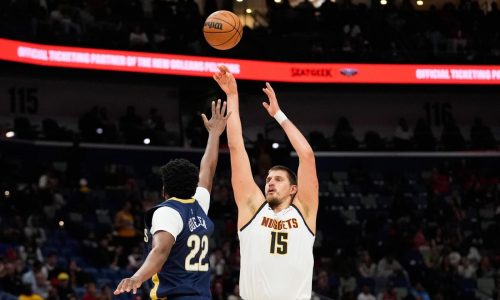 Triple-doble de Jokic y 32 puntos de Watson llevan a Nuggets a triunfo ante Pelicans, 125-118