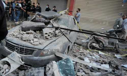 Líder libanés critica a Hezbollah por no deponer las armas mientras Israel intensifica ataques