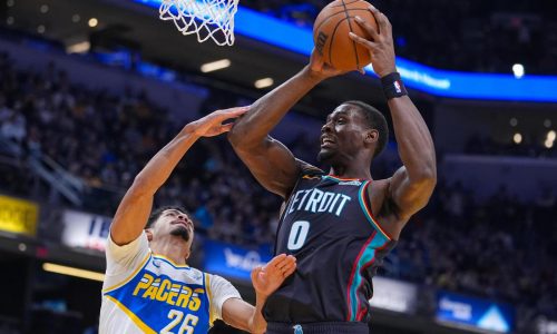 Los Pistons logran su 13ra victoria seguida, igualando récord del equipo al ganar 122-117 a Pacers