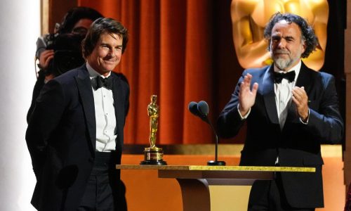 Por su trayectoria, Tom Cruise finalmente recibe un Oscar en los Premios de los Gobernadores