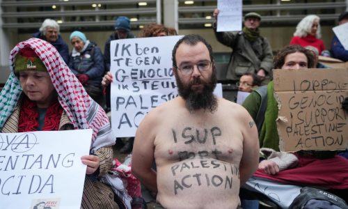 Grupo propalestino lleva al gobierno británico a los tribunales por su prohibición