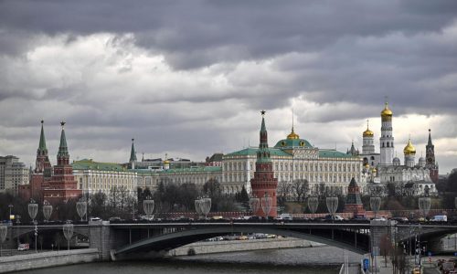 Desaceleración económica en Rusia obliga al Kremlin a aumentar impuestos y tarifas