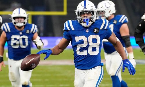Colts y Texans protagonizan duelo de contrastes en estilo y momento