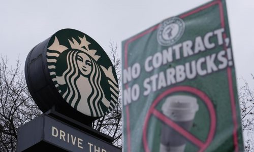 Sindicato de Starbucks dice que más tiendas se unen a huelga