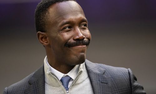 Did the Vikings make any moves ahead of the NFL trade deadline?