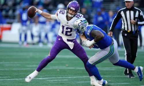 Vikings get embarrassed by Seahawks in Max Brosmer’s first start