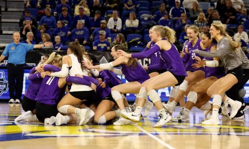 Women’s Volleyball: St. Thomas wins Summit League title to punch ticket to D-1 NCAA Tournament