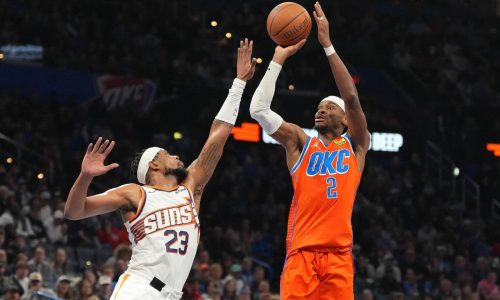Thunder logra su 11ª victoria consecutiva, mejora a 19-1 y vence a Suns 123-119 en Copa NBA
